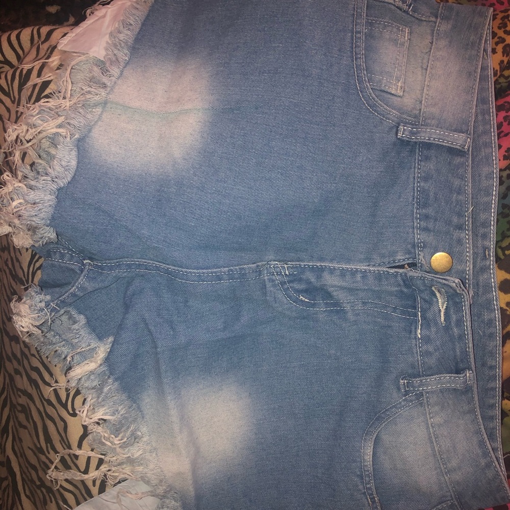 Light/Medium Wash Jean Shorts - XL